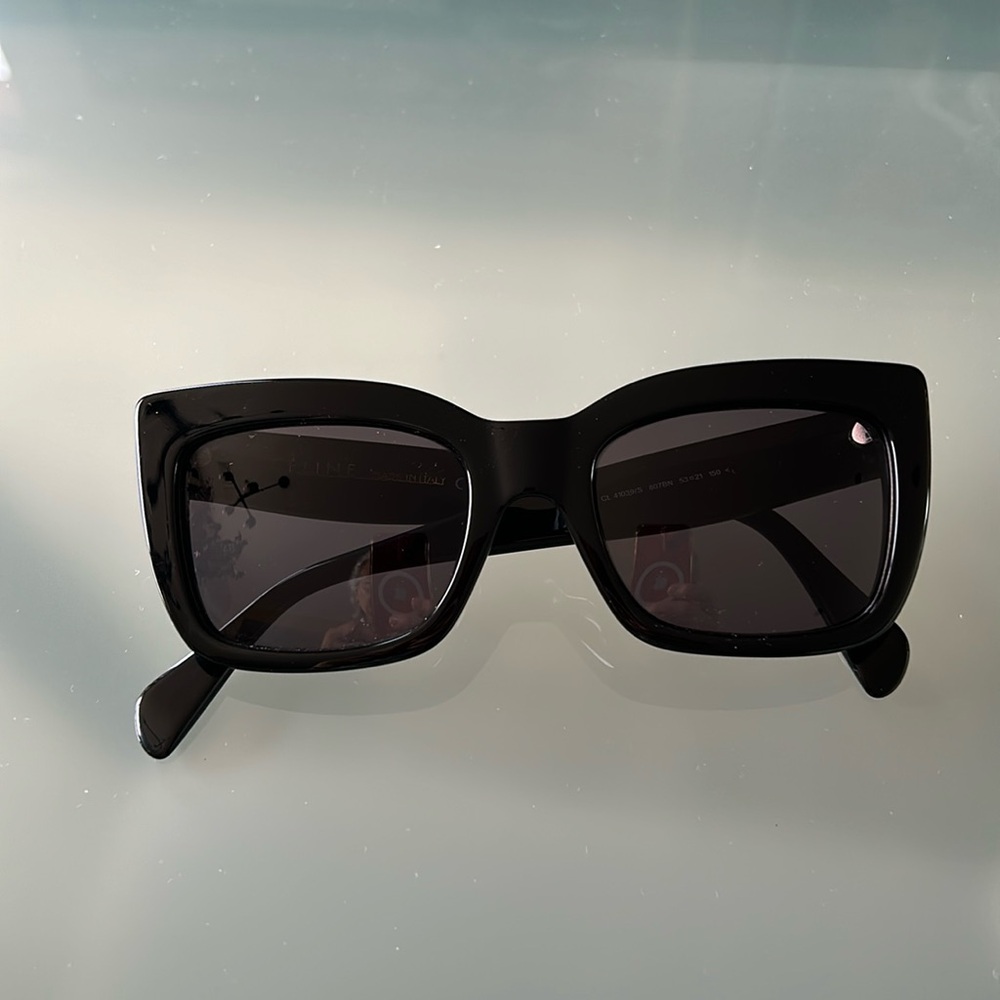 CELINE 54 mm sunglasses one size shiny black / smoke in a great condition